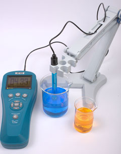 pH-метр-милливольтметр pH-420 в комплекте с блоком питания, термодатчиком, комбинированным pH-электродом